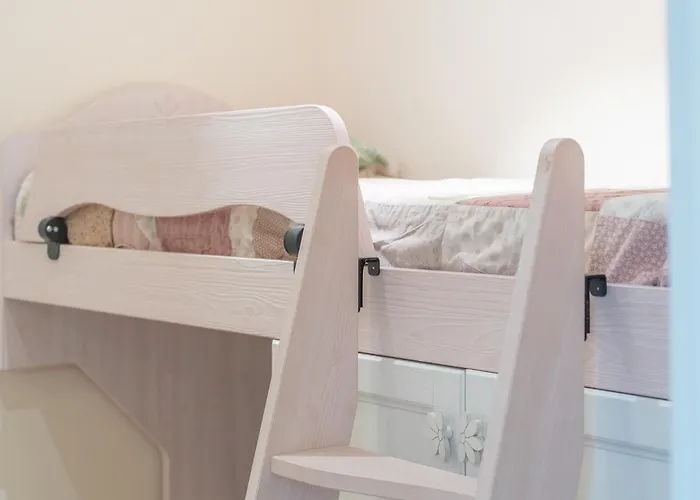 Family Retreat In The Heart Of The Ghetto By Houseeds Apartment *
