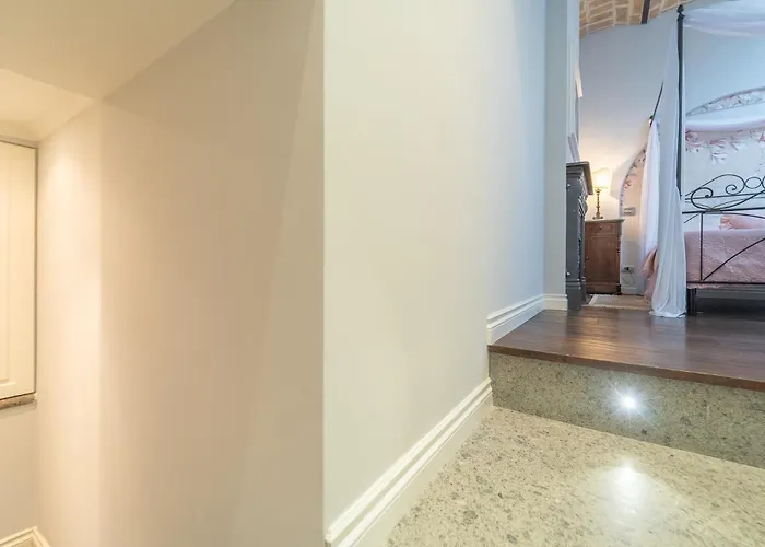 Family Retreat In The Heart Of The Ghetto By Houseeds Apartment Rom